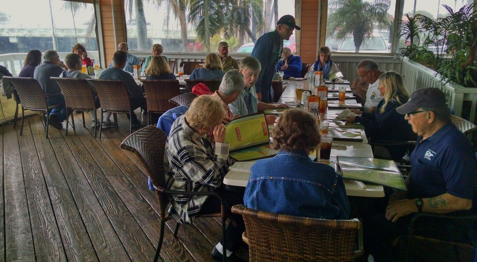 Boating? to Lunch at Sunset Grill